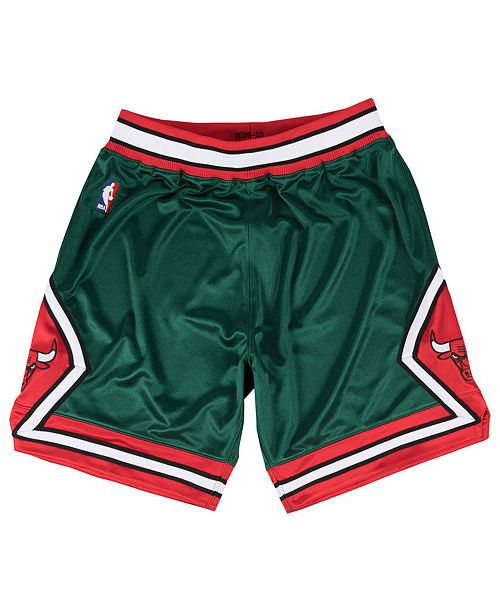 Mitchell & Ness Men's Chicago Bulls Authentic NBA Shorts & Reviews ...