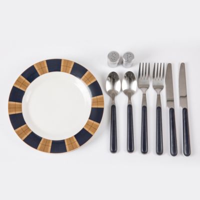 Pioneer Plaid-Accented Tan Picnic Basket