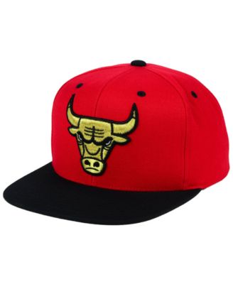 black and gold bulls hat