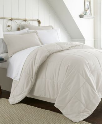 A Beautiful Bedroom Lightweight Comforter Sets