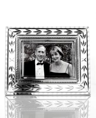 Mikasa - Laurel Wreath 5" x 7" Picture Frame