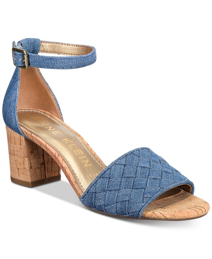 Carine block heel sandal top