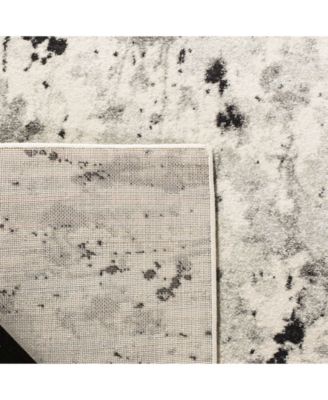 Evoke EVK284 Ivory and Gray 5'1" x 7'6" Area Rug