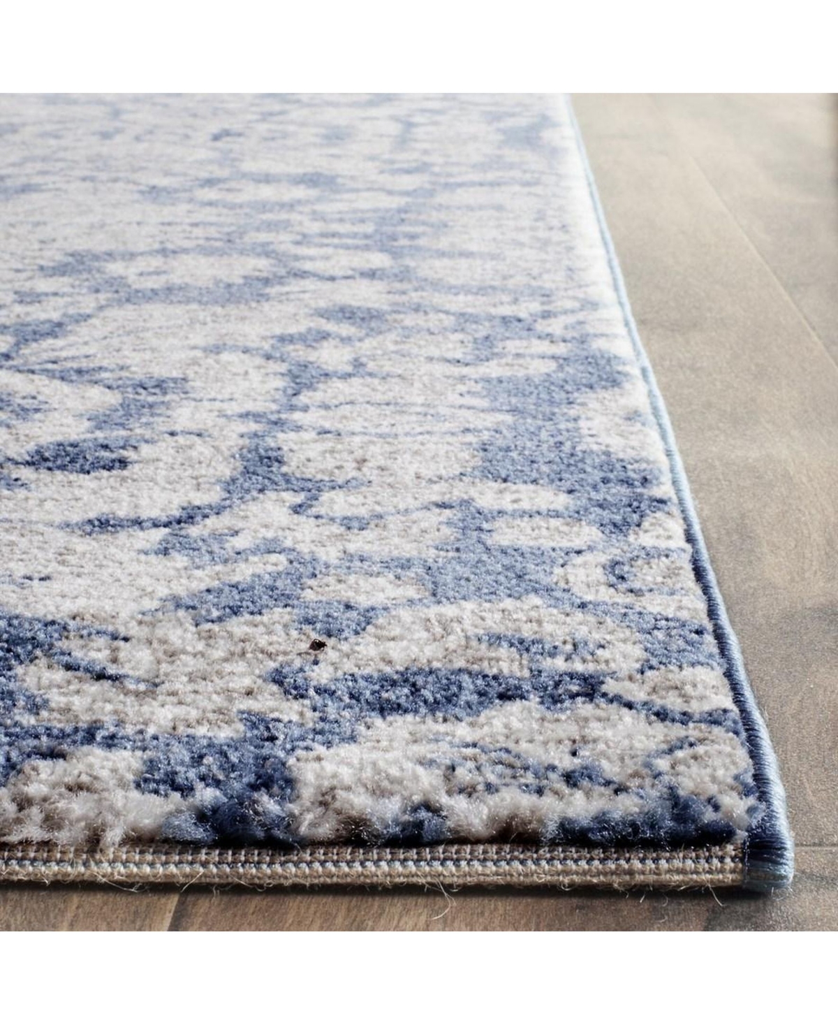 Safavieh Sofia SOF381and Beige Area Rug - Blue/beige