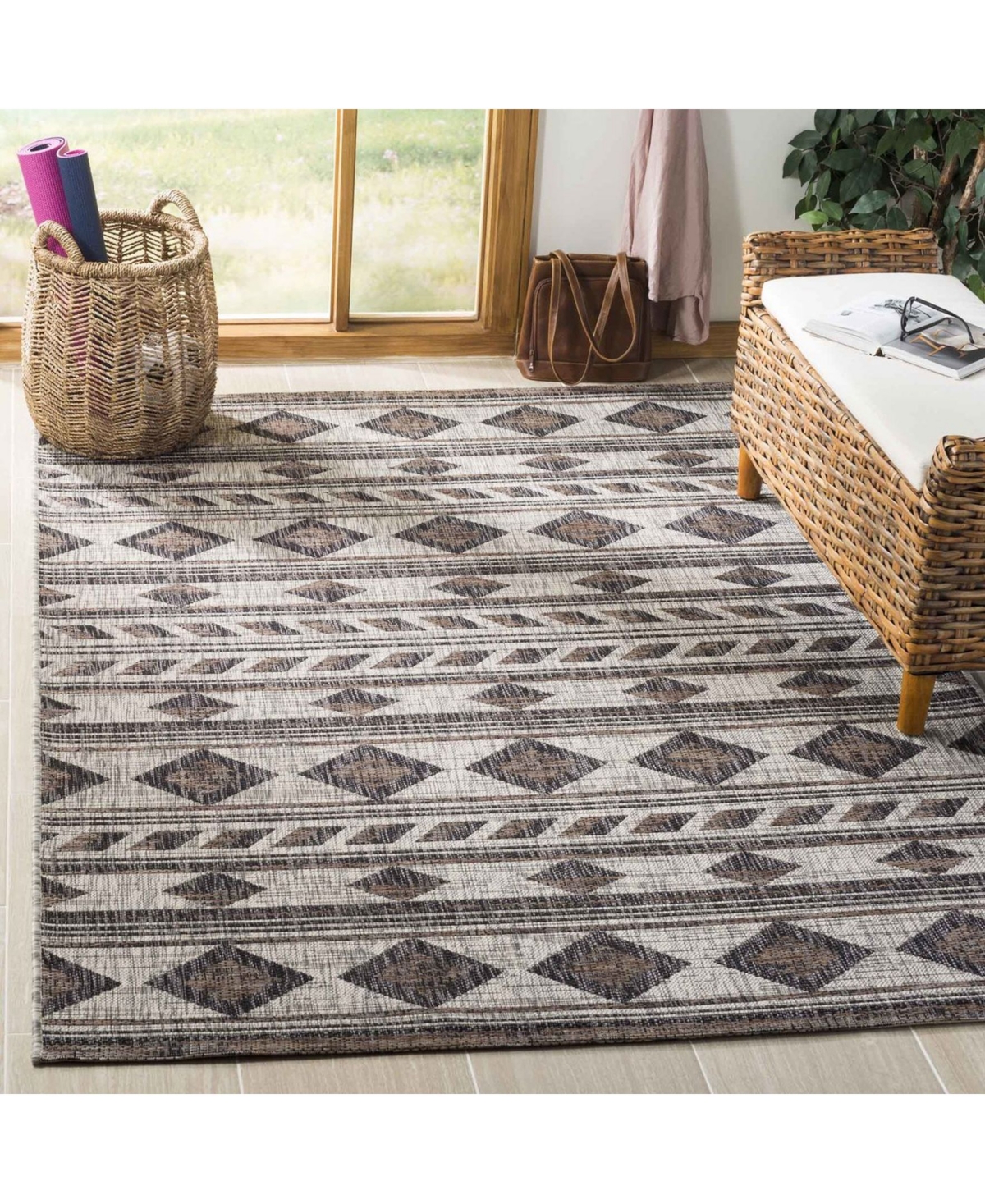 Safavieh Courtyard CY8529and Black 5'3