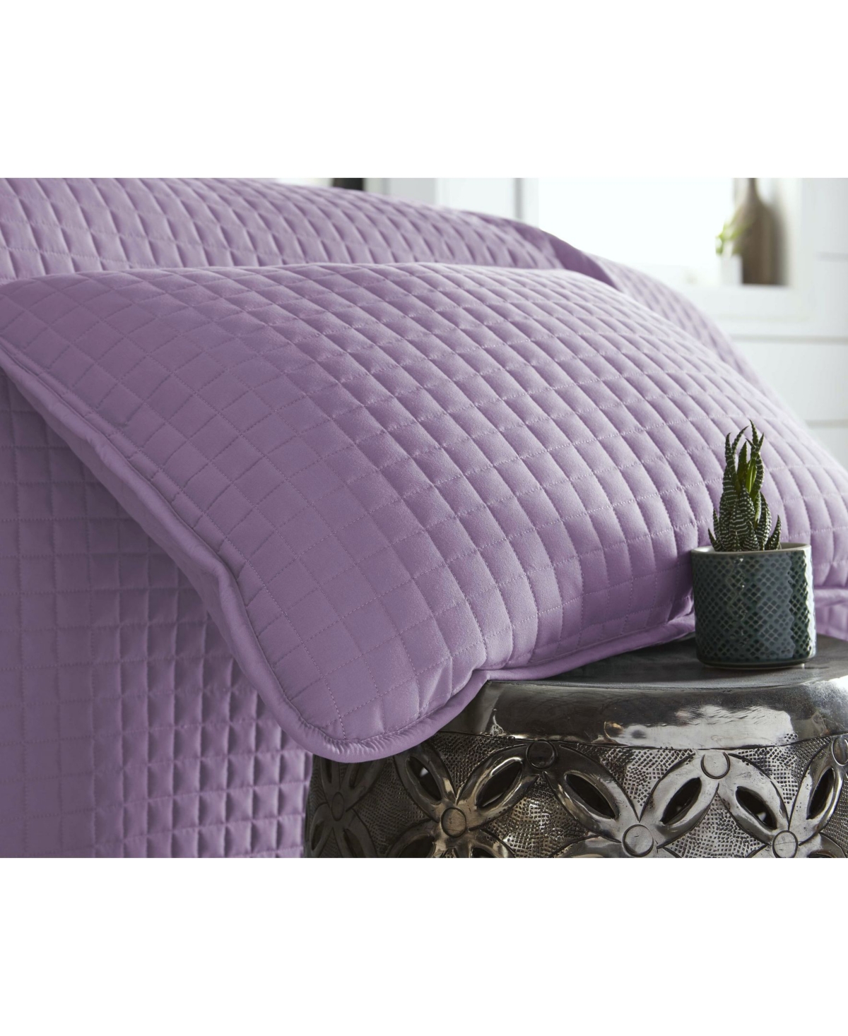 Southshore Fine Linens Oversized Lightweight Quilt and Sham Set,