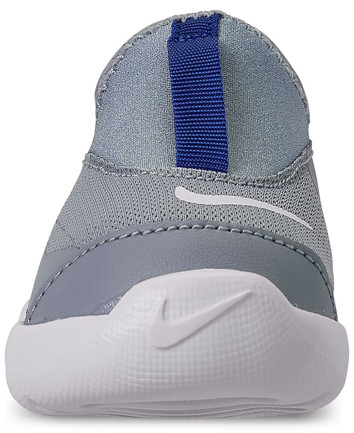 nike kids lil swoosh