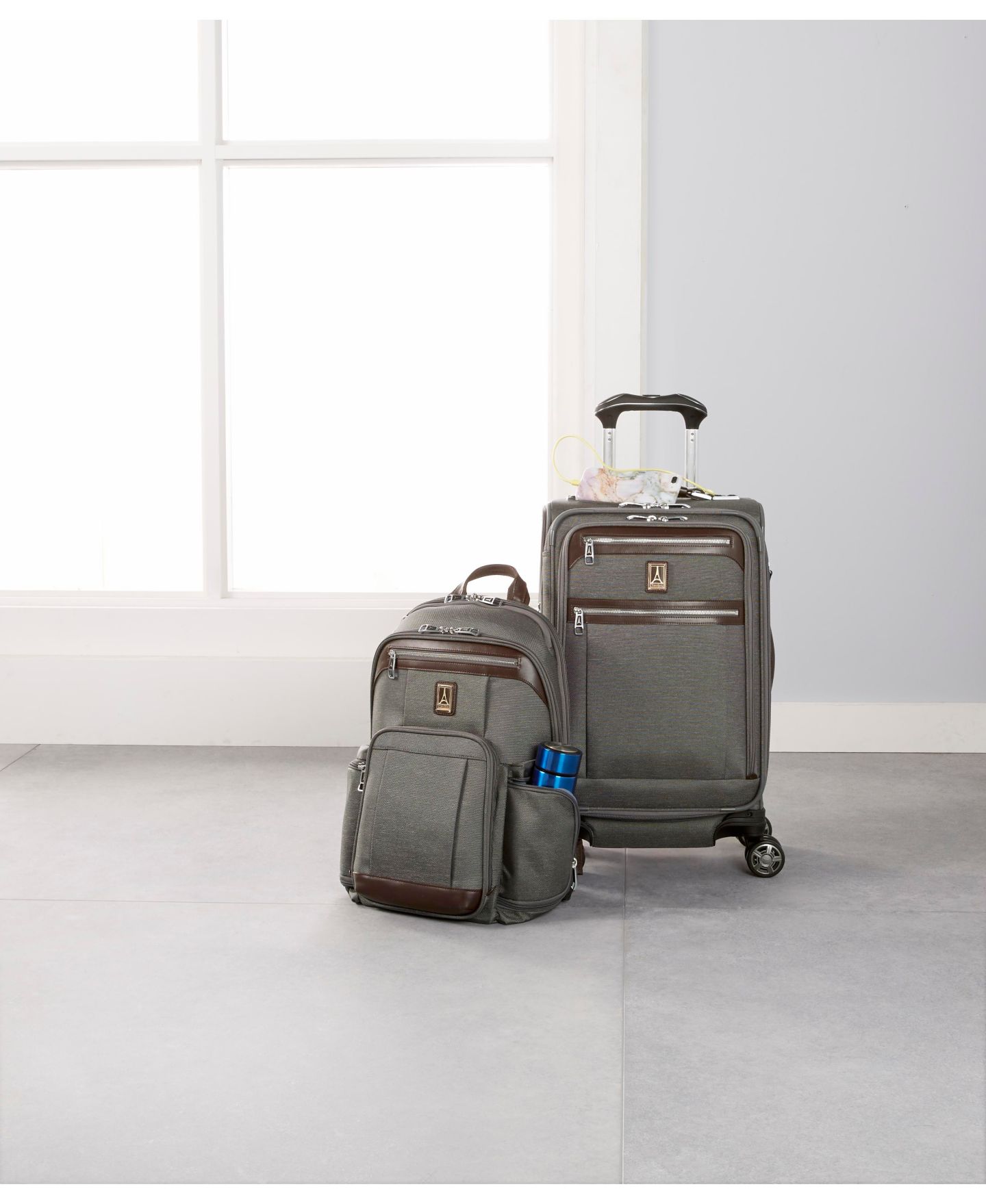 Чемоданы Travelpro Platinum Elite Softside Luggage Collection, цвет: Насыщенный тёмно-синий — фото 2