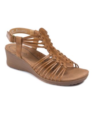 bare traps trudy wedge sandal