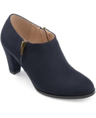 journee collection womens sanzi booties stacked heel
