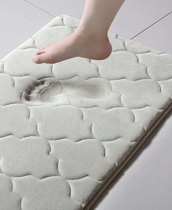 VCNY Home Amadora Quatrefoil 24" x 60" Memory Foam Bath Runner