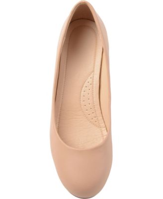 Women's Saar Round Toe Kitten Heel Pumps