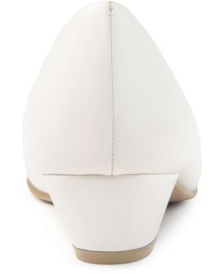 Women's Saar Round Toe Kitten Heel Pumps