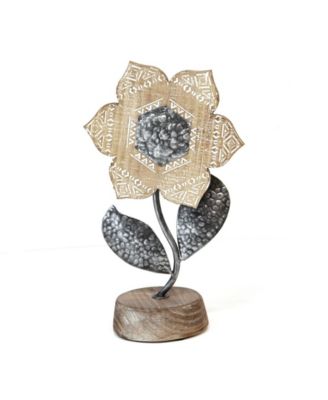 Stratton Home Décor