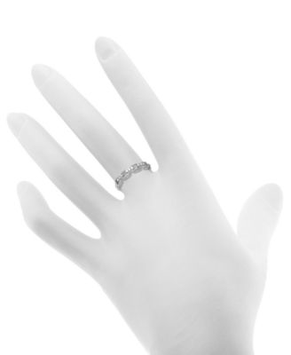 Diamond (1/10 ct. t.w.) Link Band Ring in Sterling Silver