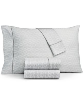 Photo 1 of QUEEN SIZE Fairfield Square Collection Waverly Cotton 450-Thread Count 6-Pc. Printed and Solid Sheet Sets
Includes: 1 flat and 1 fitted sheet and 4 pillow cases