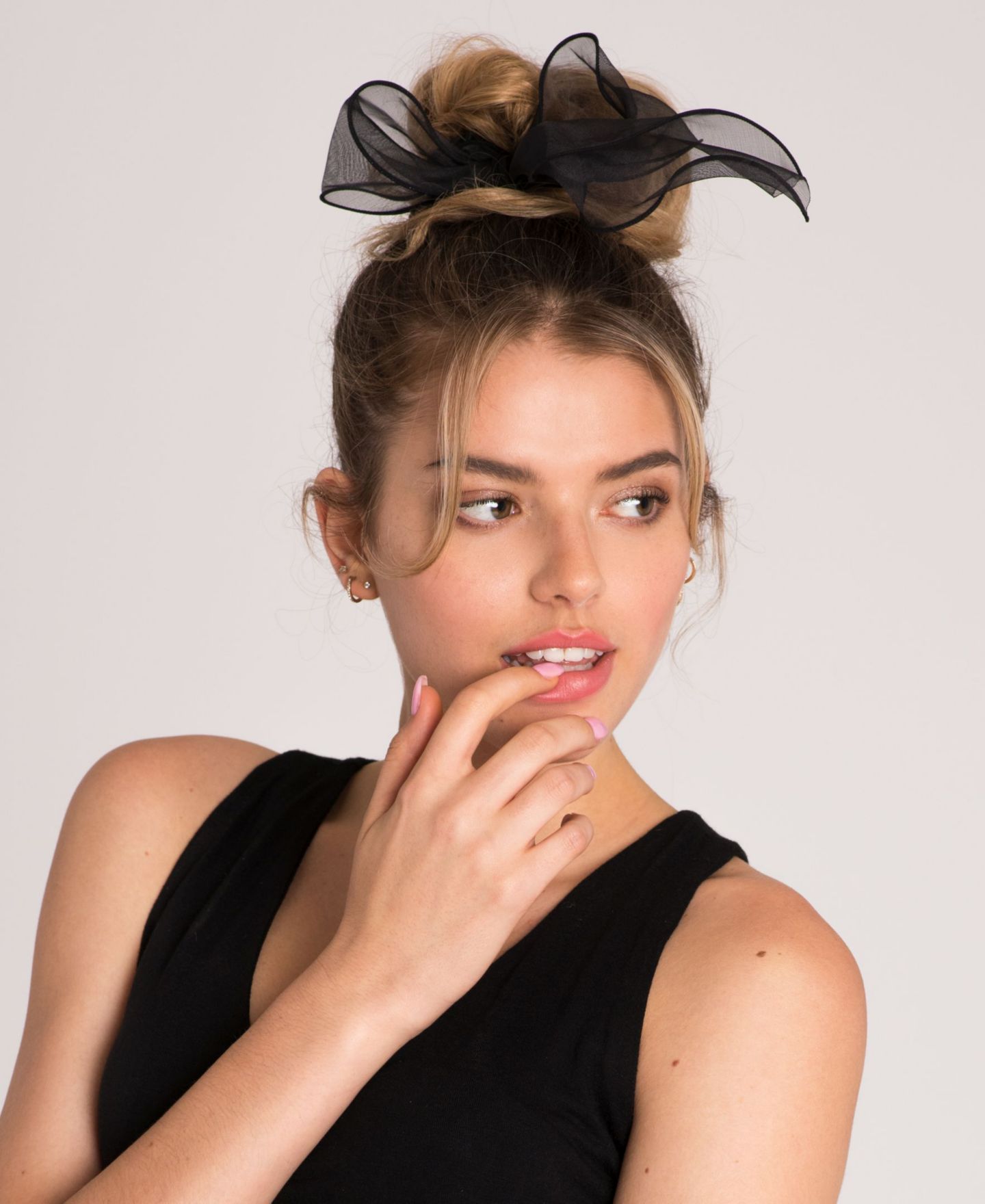 Женские аксессуары Soho Style Chiffon Wire Bow Ponytail Holder — фото 3