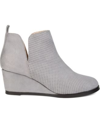 Journee Womens Mylee Medium and Wide Width Pull On Wedge Booties