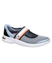 bzees water shoes