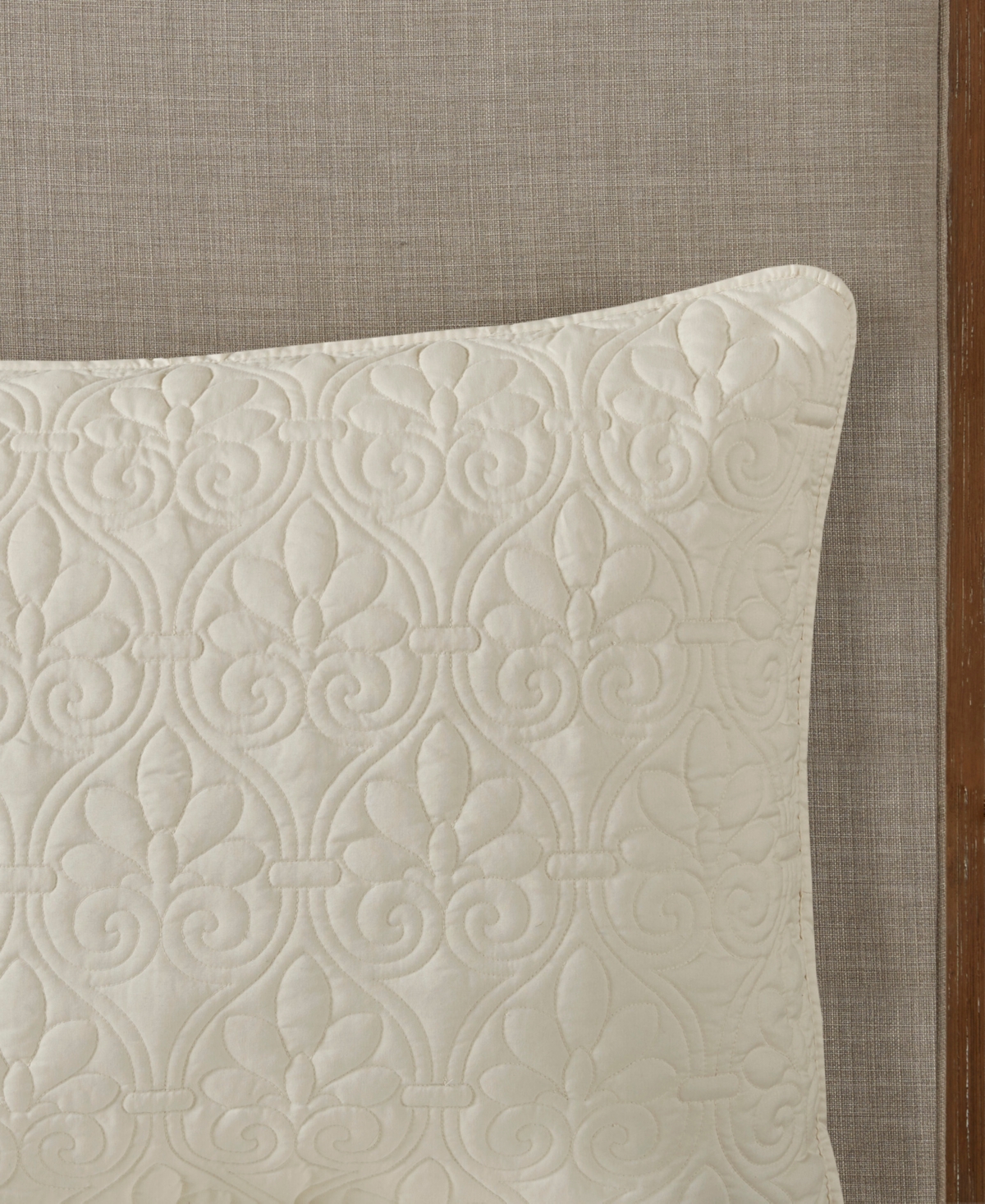 Madison Park Quebec Open Corner Pleated Quilted Bedspread