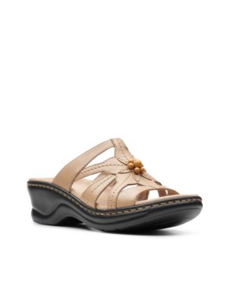 clarks lexi walnut