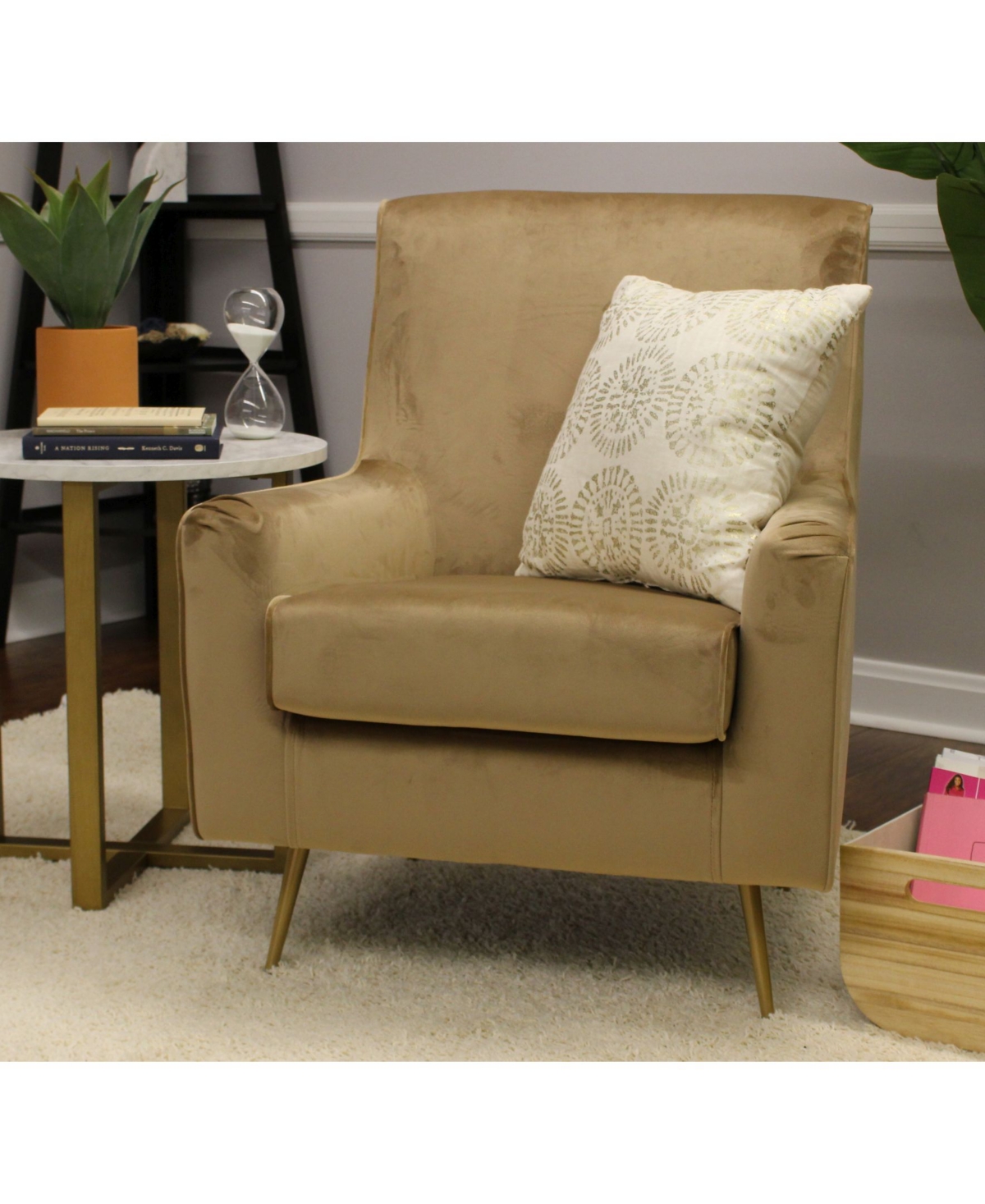 Foxhill Trading Lana Mid-Century Armed Chair