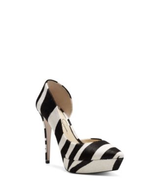 steve madden daisie spiked pump