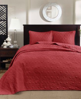 Quebec Quilted Bedspread Sets