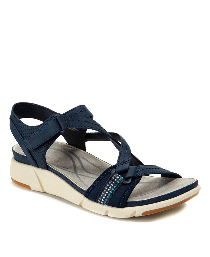 Naturalizer store nanci sandals