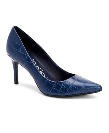 Calvin klein deals gayle pumps white