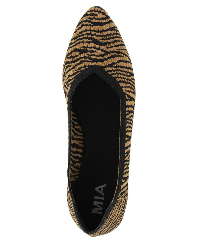 mia kerri pointed toe flyknit flat
