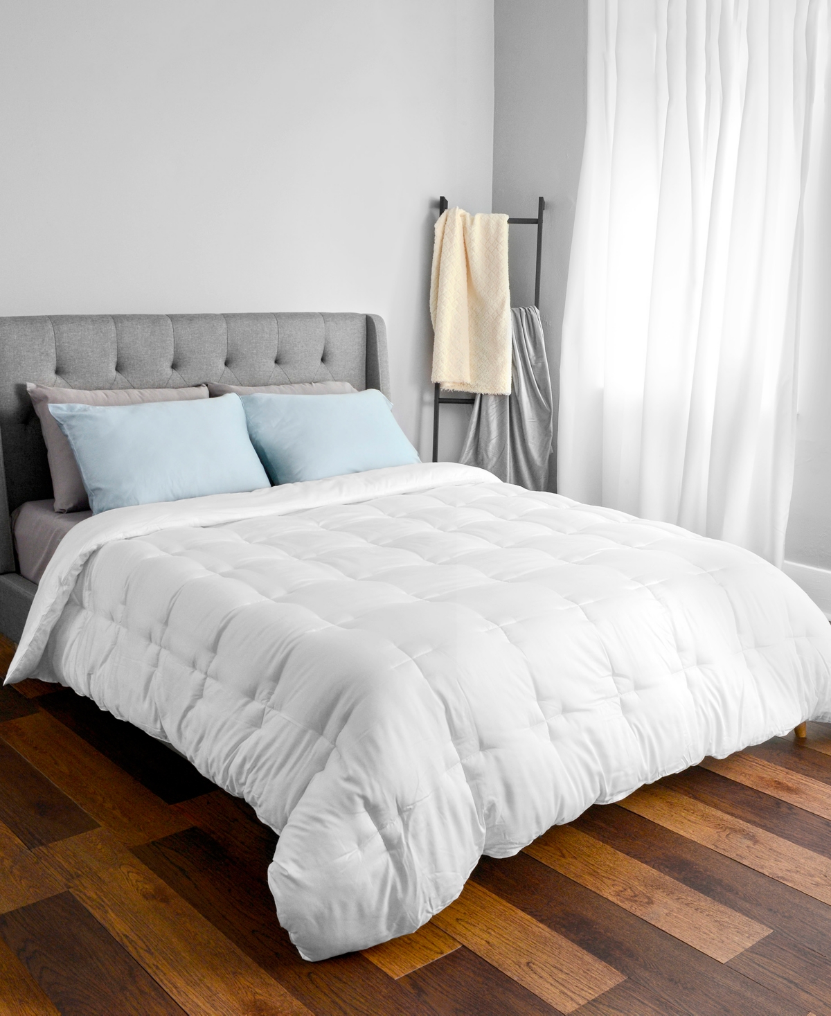 Tranquility Becomfy Comforter, King In White