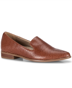 image of Baretraps Gyanna Flats Women-s Shoes