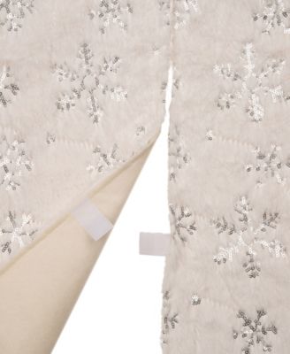 Plush Snowflake Christmas Tree Skirt