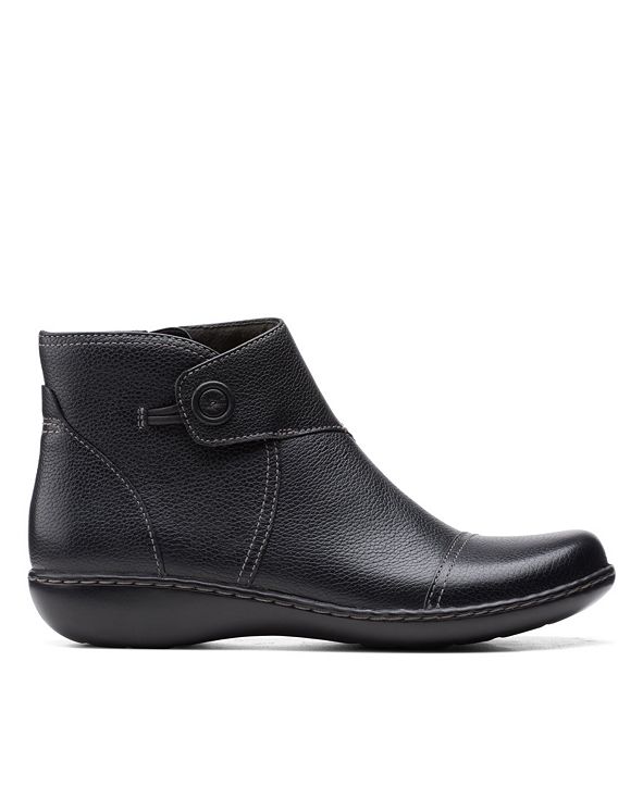 clarks bootie shoes