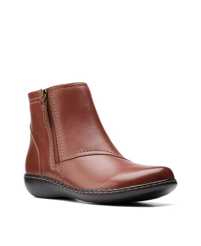 clarks ashland pine ankle bootie