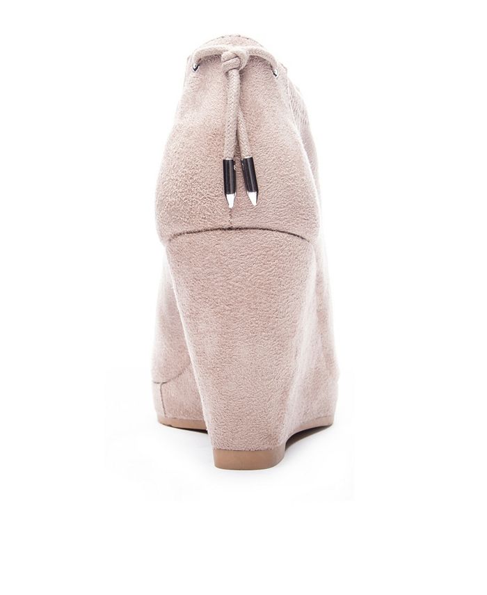cl by laundry core beige booties