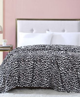 Betsey Johnson Betseys Leopard Ultra Soft Plush Blanket Bedding