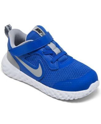 macy's nike revolution 4