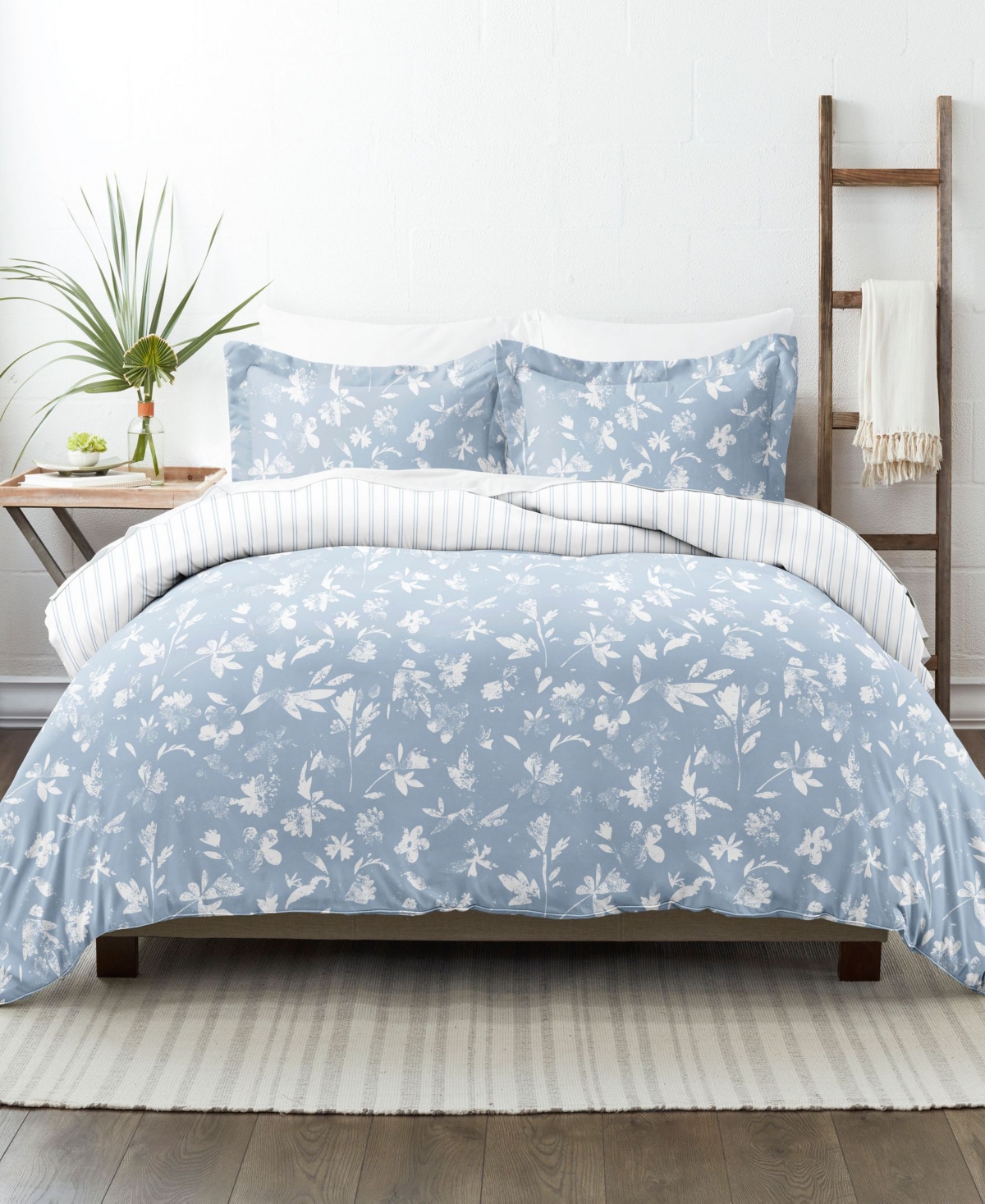 Ienjoy Home Home Collection Premium Ultra Soft 3 Piece Reversible Duvet Cover Set, Full/queen In Light Blue