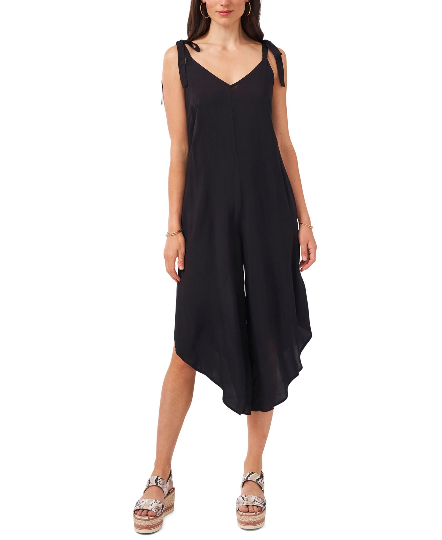 Женский комбинезон Vince Camuto V-Neck Sleeveless Tie-Shoulder Angled-Hem Jumpsuit, цвет: Насыщенный чёрный — фото 1
