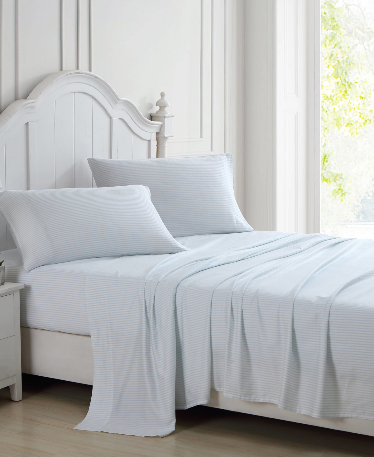 Laura Ashley Closeout!  300 Thread Count Cotton Sateen 4-pc. Sheet Set, Queen In Ramona