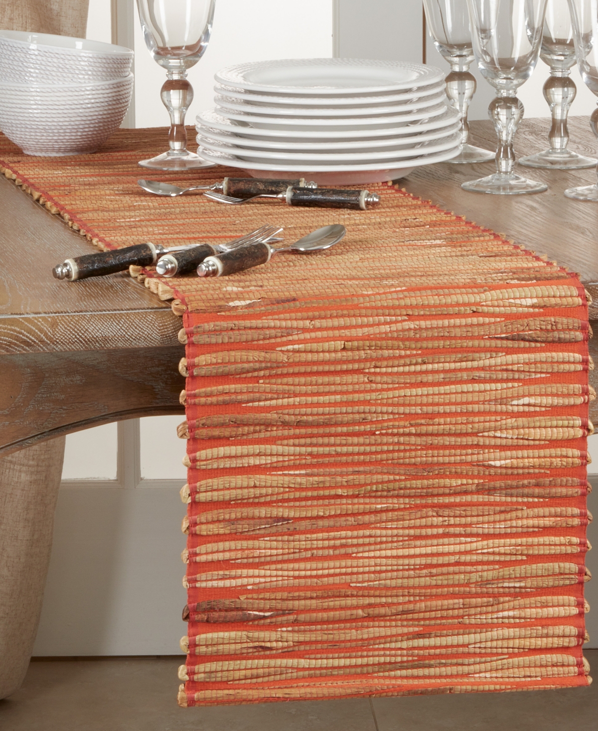 Saro Lifestyle Table Runner with Water Hyacinth Design, 54