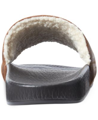サンダル Polo Ralph Lauren Men's Suede Fleece-Lined Slide Sandal Polo Ralph Lauren Men's Suede & Sherpa-Lined Logo Slide