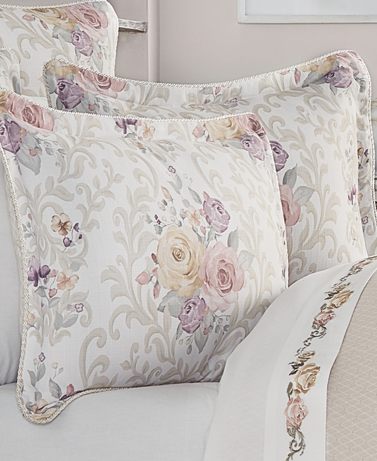 Royal Court Chardonnay 4-Pc. Comforter Set