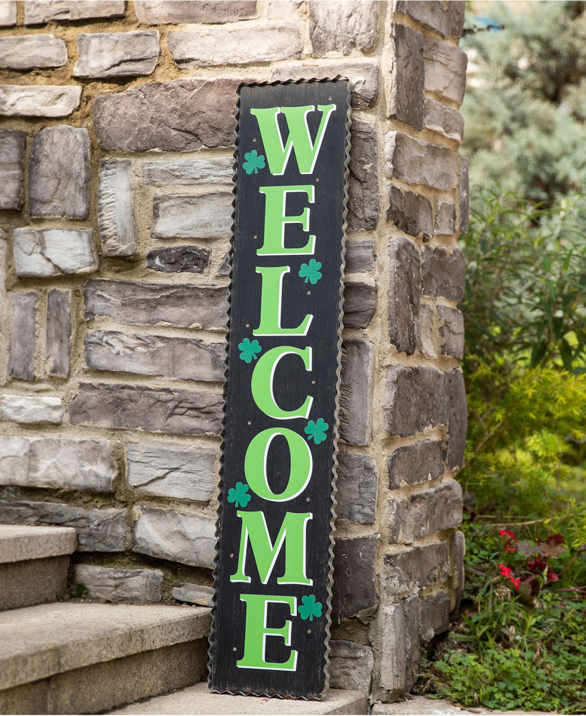 Shop Glitzhome 42" Lighted St. Patrick's Wooden Welcome Porch Sign In Green