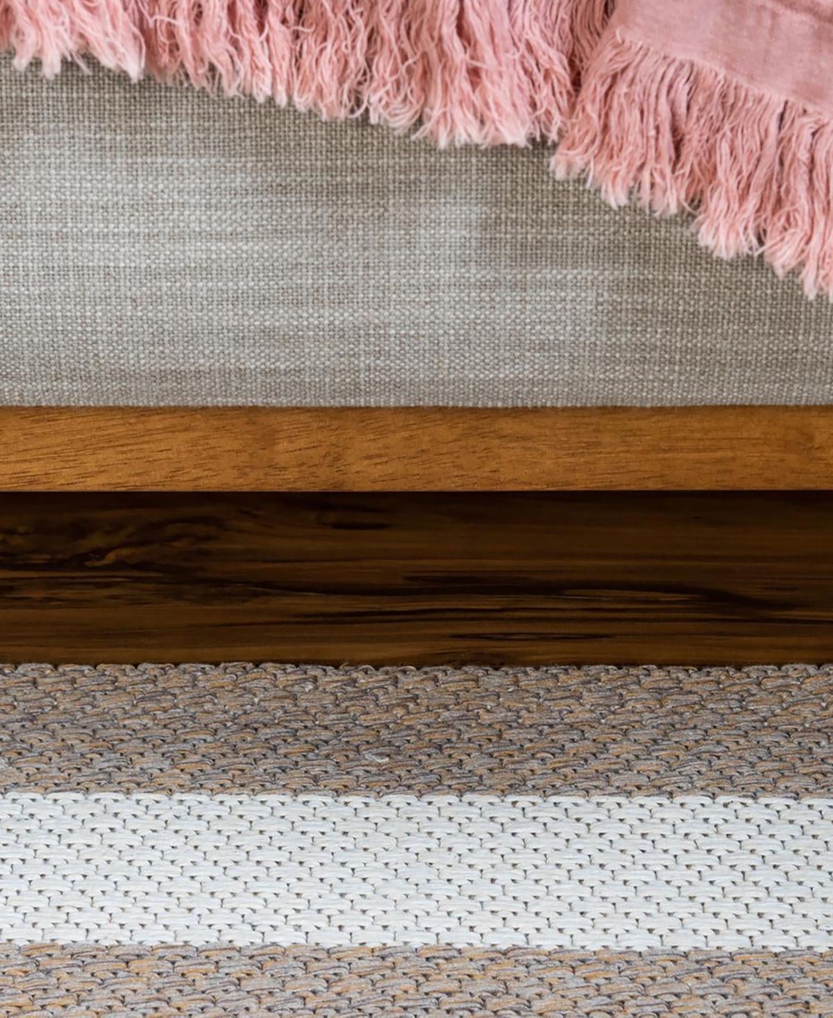 Bayshore Home Illie Border Area Rug