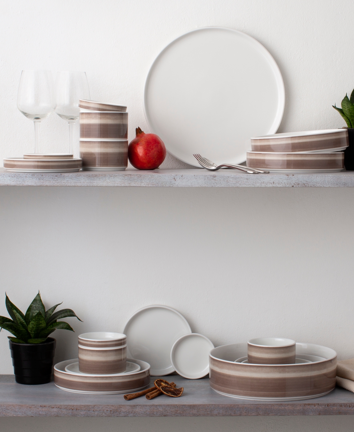 Noritake Colorstax Ombre Stax 11.5" Round Platter In Brown