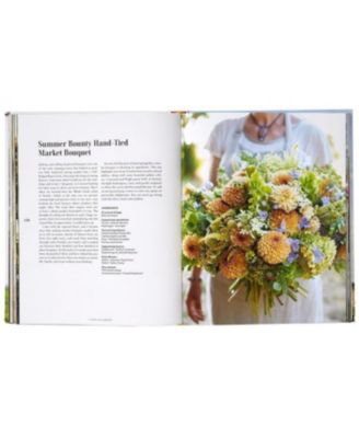 Floret Farm's A Year in Flowers: Designing Gorgeous Arrangements for Every Season (Flower Arranging Book, Bouquet and Floral Design Book) by Erin Benzakein