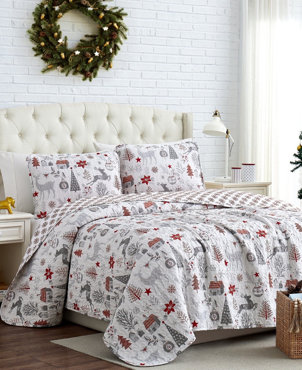 Southshore Fine Linens Holly Jolly Lane Oversized Reversible 3 Piece Quilt Set, Full Or Queen In Multi